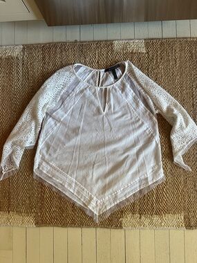 Women’s White Lace-Sleeve Blouse - Lightweight Casual Top